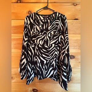 Rafaella Womens Sz M Black White Striped Button Up Blouse With Gold Accents